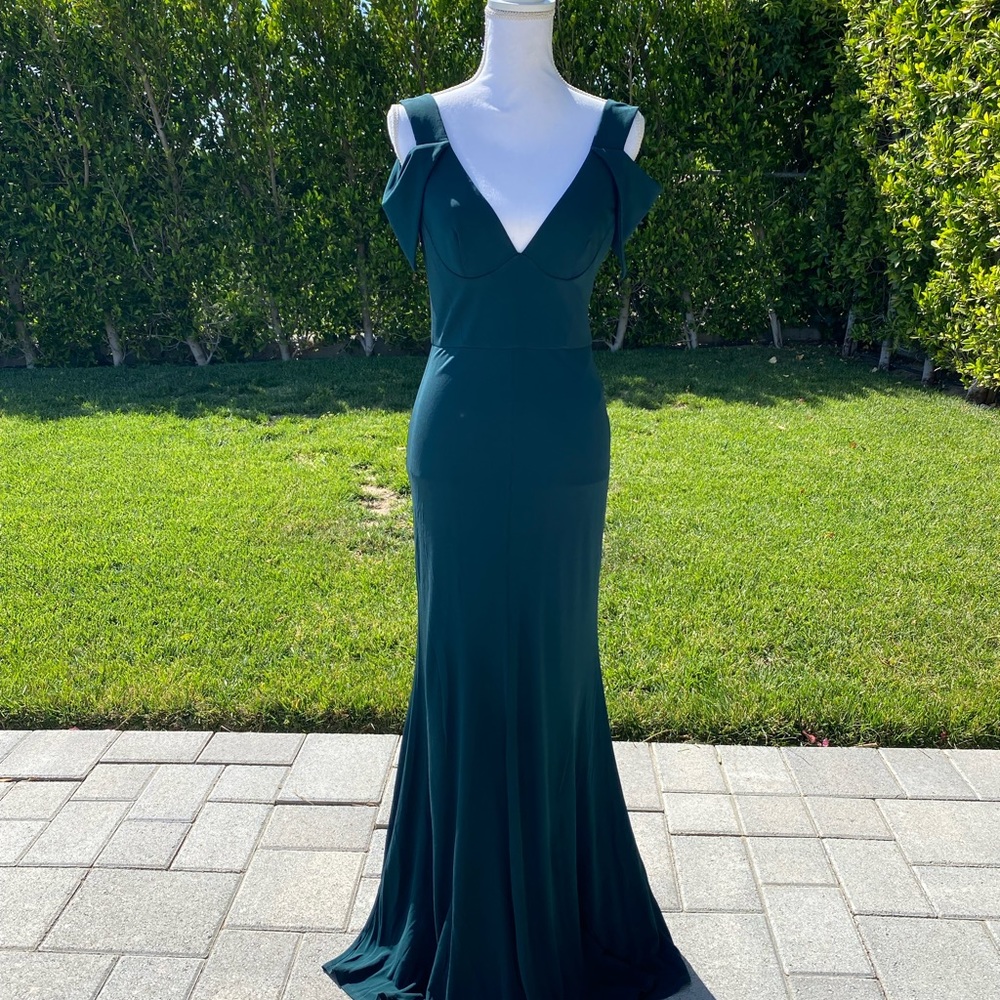 Beautiful long Green gown - size small